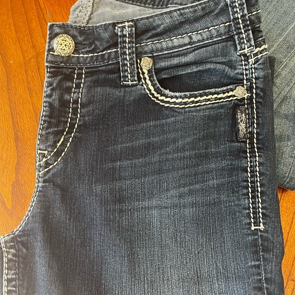 Silver Jeans. Great condition. Smoke Free Home. - Picture 5 of 5